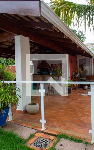 Casa de condomínio à venda com 199m², 4 quartos e 4 vagas Casa de condomínio à venda com 199m², 4 quartos e 4 vagasÁrea comum