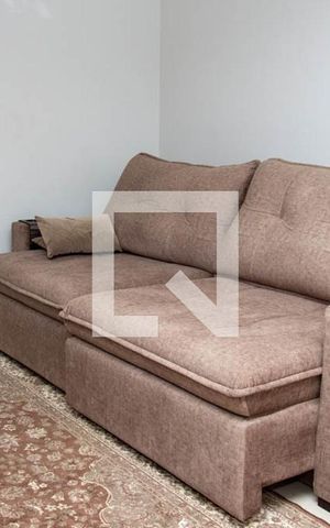 Casa de condomínio à venda com 199m², 4 quartos e 4 vagas Casa de condomínio à venda com 199m², 4 quartos e 4 vagasSala