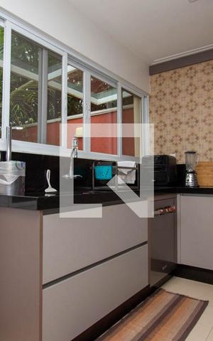 Casa de condomínio à venda com 199m², 4 quartos e 4 vagas Casa de condomínio à venda com 199m², 4 quartos e 4 vagasCozinha - Torneira