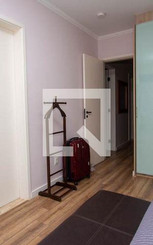 Casa de condomínio à venda com 199m², 4 quartos e 4 vagas Casa de condomínio à venda com 199m², 4 quartos e 4 vagasSuíte