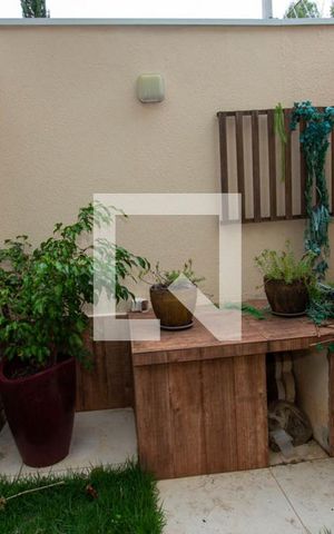 Casa de condomínio à venda com 199m², 4 quartos e 4 vagas Casa de condomínio à venda com 199m², 4 quartos e 4 vagasÁrea comum