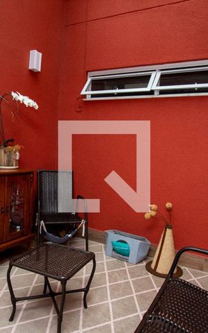Casa de condomínio à venda com 199m², 4 quartos e 4 vagas Casa de condomínio à venda com 199m², 4 quartos e 4 vagasJardim de Inverno