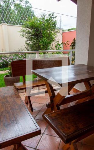 Casa de condomínio à venda com 199m², 4 quartos e 4 vagas Casa de condomínio à venda com 199m², 4 quartos e 4 vagasÁrea gourmet