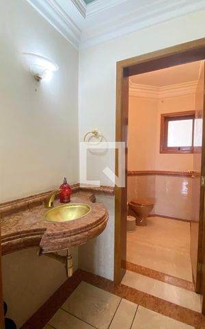 Casa de condomínio à venda com 954m², 4 quartos e 8 vagasLavabo