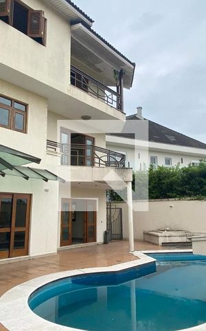 Casa de condomínio à venda com 954m², 4 quartos e 8 vagasPiscina