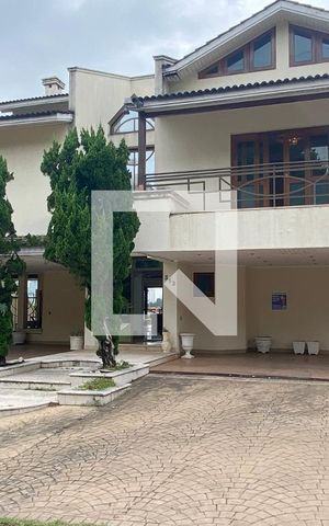 Casa de condomínio à venda com 954m², 4 quartos e 8 vagasGaragem