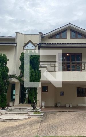 Casa de condomínio à venda com 954m², 4 quartos e 8 vagasFachada