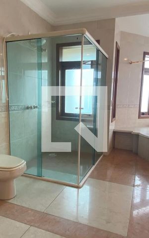 Casa de condomínio à venda com 954m², 4 quartos e 8 vagasBanheiro da Suíte 1