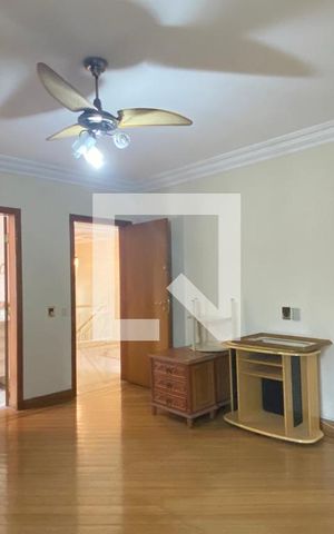 Casa de condomínio à venda com 954m², 4 quartos e 8 vagasSuíte 3