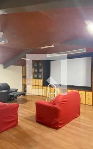 Casa de condomínio à venda com 954m², 4 quartos e 8 vagasSala de TV