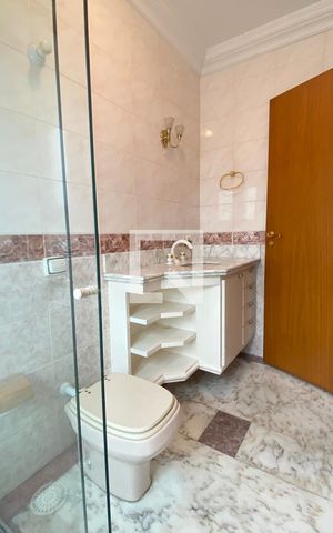 Casa de condomínio à venda com 954m², 4 quartos e 8 vagasBanheiro da Suíte 3