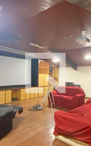 Casa de condomínio à venda com 954m², 4 quartos e 8 vagasSala de TV