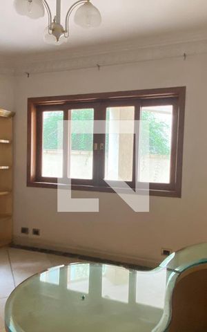 Casa de condomínio à venda com 954m², 4 quartos e 8 vagasEscritório