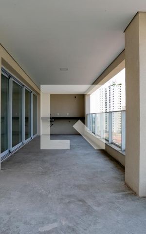 Apartamento à venda com 265m², 4 quartos e 6 vagas Apartamento à venda com 265m², 4 quartos e 6 vagasVaranda