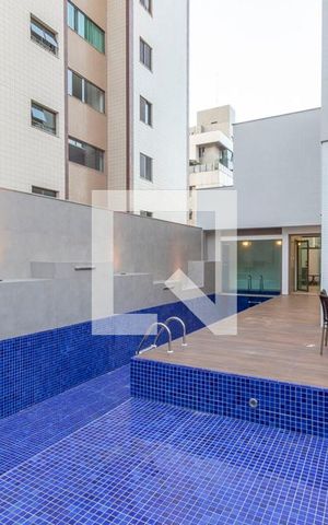 Apartamento à venda com 173m², 3 quartos e 4 vagas Apartamento à venda com 173m², 3 quartos e 4 vagasÁrea comum - Piscina