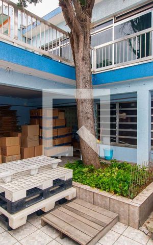 Casa à venda com 420m², 4 quartos e 2 vagas Casa à venda com 420m², 4 quartos e 2 vagasGaragem