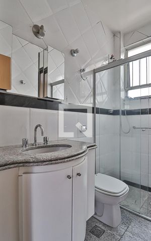 Apartamento à venda com 185m², 4 quartos e 2 vagasBanheiro do Quarto 4 Suíte