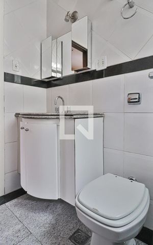 Apartamento à venda com 185m², 4 quartos e 2 vagasBanheiro do Quarto 4 Suíte