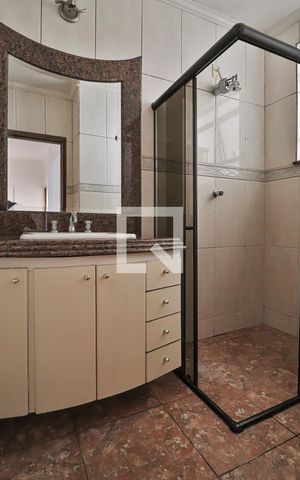 Apartamento à venda com 185m², 4 quartos e 2 vagasBanheiro do Corredor