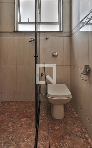 Apartamento à venda com 185m², 4 quartos e 2 vagasBanheiro do Corredor