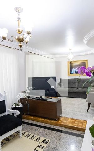 Casa à venda com 227m², 3 quartos e 2 vagas Casa à venda com 227m², 3 quartos e 2 vagasSala