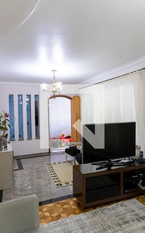 Casa à venda com 227m², 3 quartos e 2 vagas Casa à venda com 227m², 3 quartos e 2 vagasSala