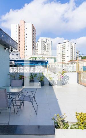 Casa à venda com 227m², 3 quartos e 2 vagas Casa à venda com 227m², 3 quartos e 2 vagasVaranda do quarto 2