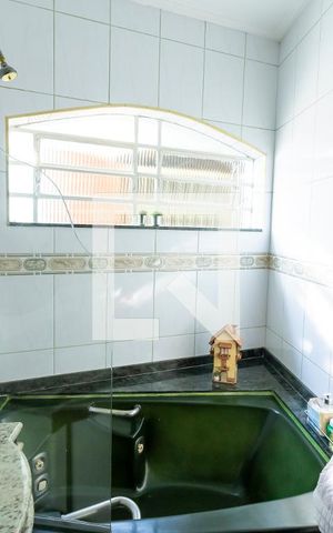 Casa à venda com 227m², 3 quartos e 2 vagas Casa à venda com 227m², 3 quartos e 2 vagasBanheiro da Suíte