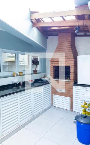 Casa à venda com 227m², 3 quartos e 2 vagas Casa à venda com 227m², 3 quartos e 2 vagasChurrasqueira
