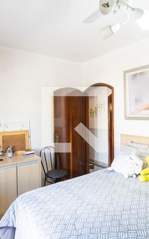Casa à venda com 227m², 3 quartos e 2 vagas Casa à venda com 227m², 3 quartos e 2 vagasQuarto 1