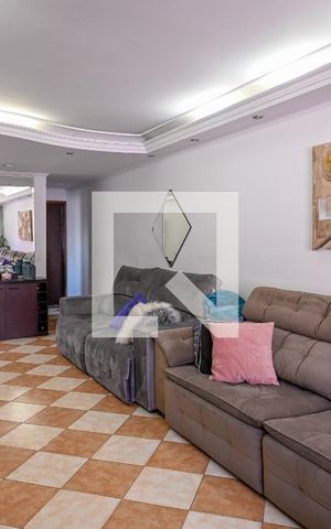 Casa à venda com 263m², 3 quartos e 6 vagas Casa à venda com 263m², 3 quartos e 6 vagasSala