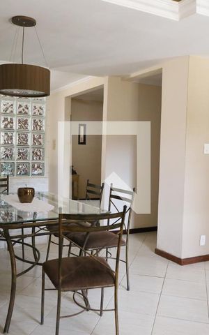 Casa à venda com 256m², 4 quartos e 2 vagasSala 2