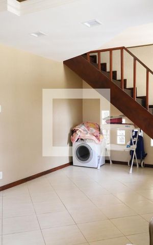 Casa à venda com 256m², 4 quartos e 2 vagasSala 2