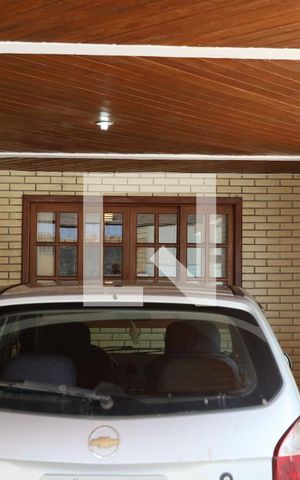 Casa à venda com 256m², 4 quartos e 2 vagasGaragem