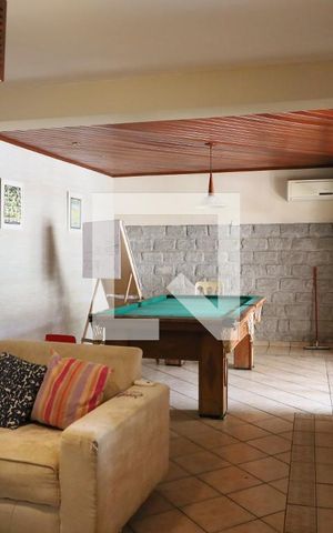 Casa à venda com 256m², 4 quartos e 2 vagasSala 1
