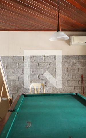 Casa à venda com 256m², 4 quartos e 2 vagasSala 1