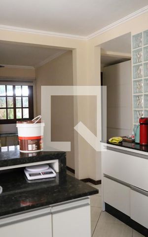 Casa à venda com 256m², 4 quartos e 2 vagasCozinha
