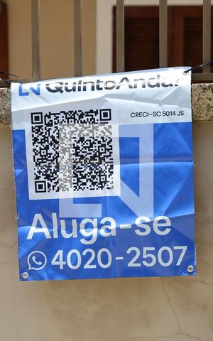 Casa à venda com 256m², 4 quartos e 2 vagasFachada