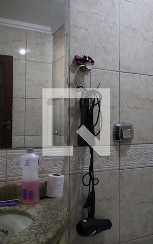 Casa à venda com 256m², 4 quartos e 2 vagasBanheiro