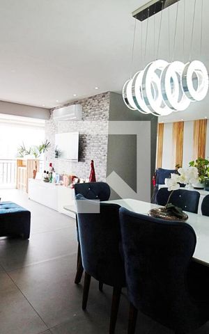 Apartamento à venda com 90m², 3 quartos e 3 vagas Apartamento à venda com 90m², 3 quartos e 3 vagasSala