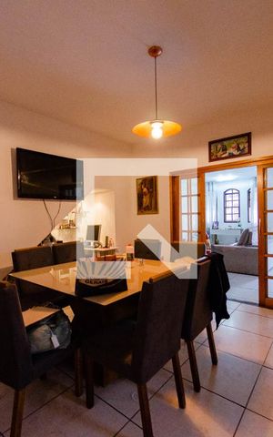 Casa à venda com 300m², 5 quartos e 2 vagas Casa à venda com 300m², 5 quartos e 2 vagasCasa 2 - Sala de jantar