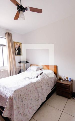 Casa à venda com 300m², 5 quartos e 2 vagas Casa à venda com 300m², 5 quartos e 2 vagasCasa 2 - Suíte