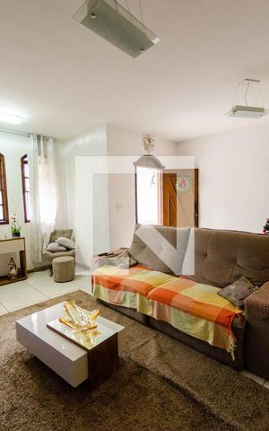 Casa à venda com 300m², 5 quartos e 2 vagas Casa à venda com 300m², 5 quartos e 2 vagasCasa 2 - Sala