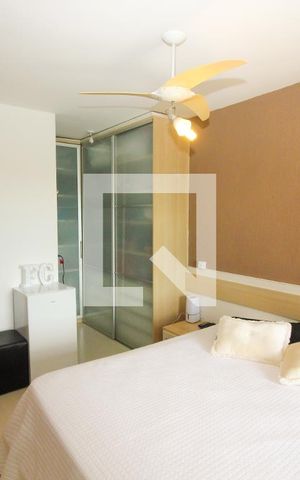 Casa de condomínio à venda com 263m², 3 quartos e 2 vagasQuarto Suíte
