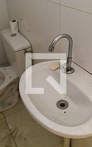Casa de condomínio para alugar com 30m², 1 quarto e sem vagaBanheiro - Detalhe