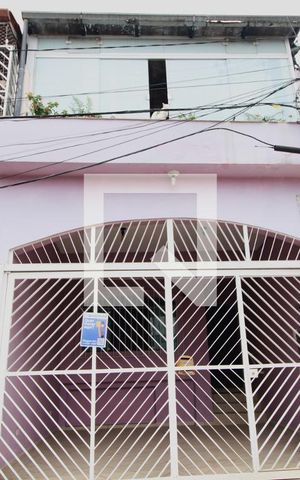 Casa para alugar com 90m², 2 quartos e 1 vagaFachada