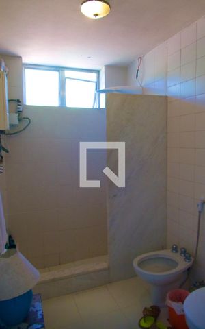 Casa à venda com 230m², 4 quartos e 2 vagas Casa à venda com 230m², 4 quartos e 2 vagasSuíte banheiro