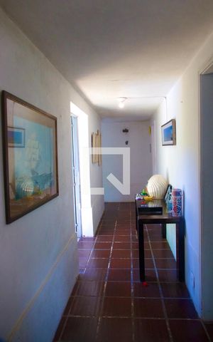 Casa à venda com 230m², 4 quartos e 2 vagas Casa à venda com 230m², 4 quartos e 2 vagasCorredor