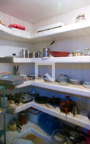 Casa à venda com 230m², 4 quartos e 2 vagas Casa à venda com 230m², 4 quartos e 2 vagasCopa / Cozinha