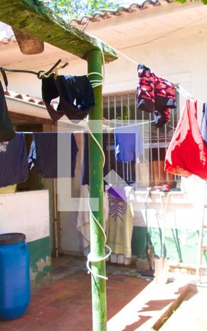 Casa à venda com 230m², 4 quartos e 2 vagas Casa à venda com 230m², 4 quartos e 2 vagasÁrea serviço